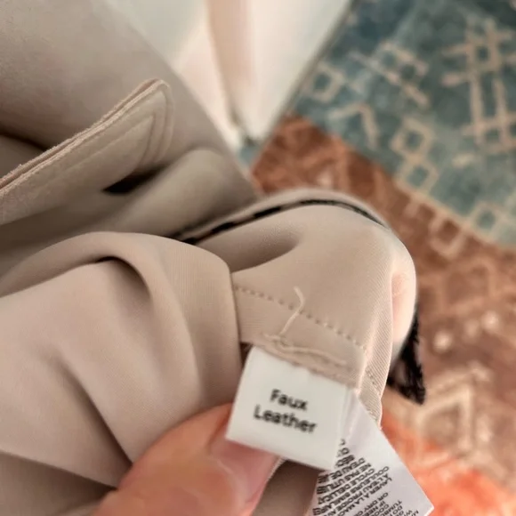 NWOT TAHARI Women Blush Women's Faux Fur Jacket w/Silver Snaps and Front Zippers - Picture 7 of 8